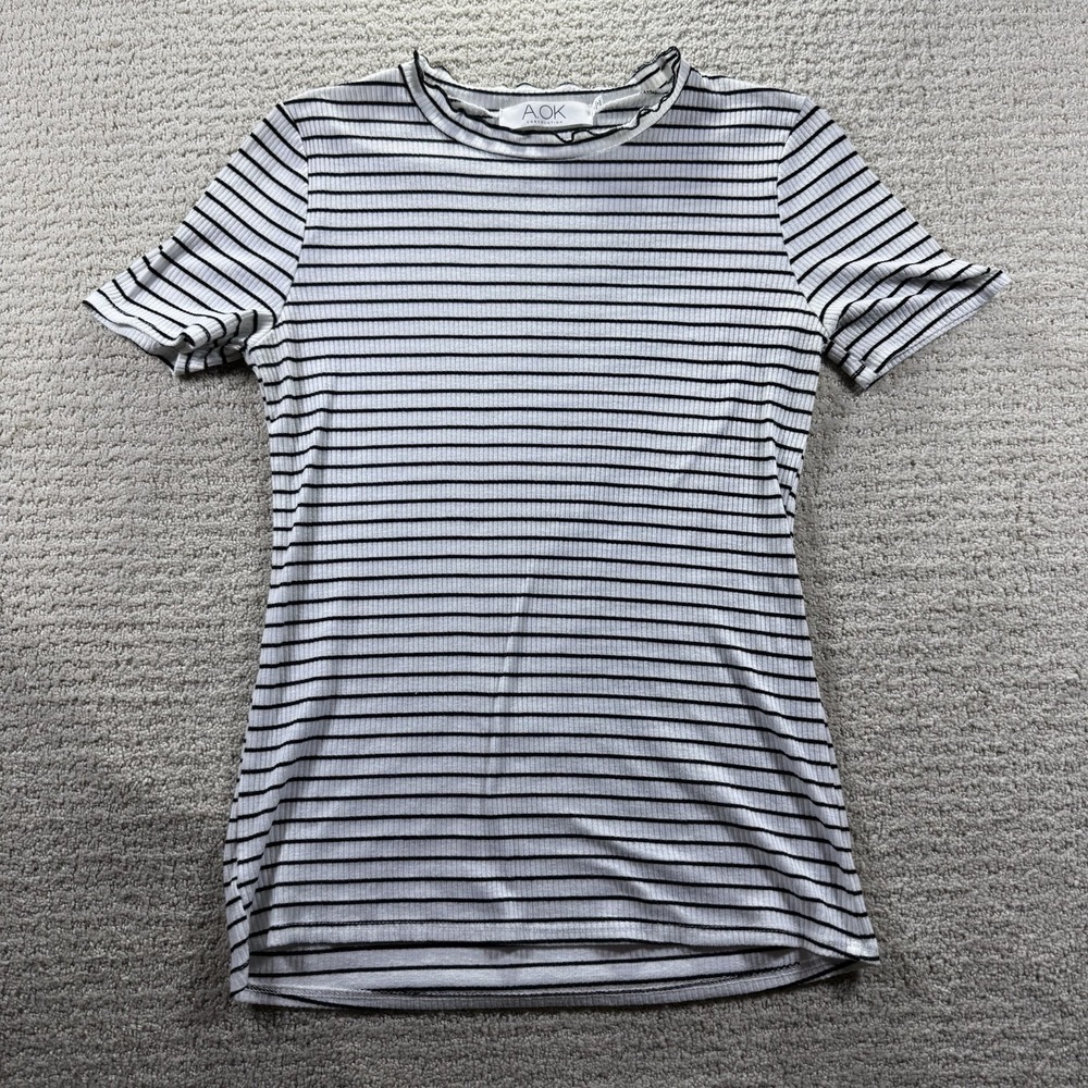 AOL Coevolution Women's Medium White & Black Striped Ribbed Short Sleeve‎